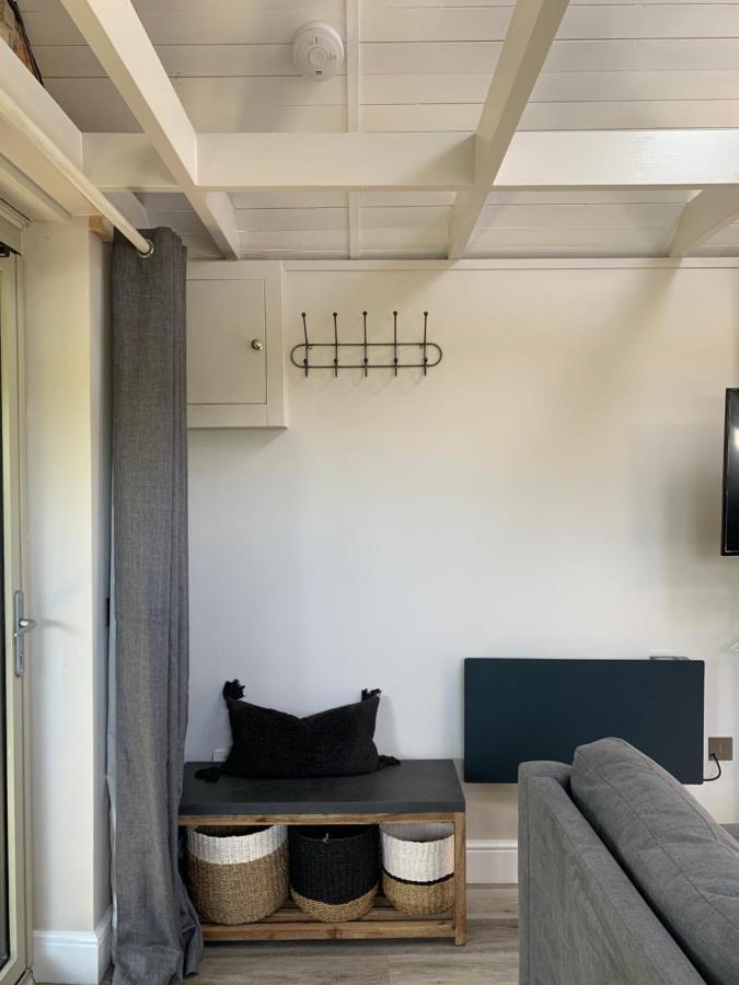 Hotel The Nest Sway Exterior foto